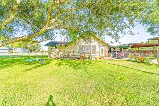 101 4th St, Mathis, TX 78368