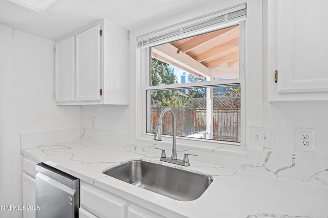 1290 Highgate Court, Sparks, NV 89434