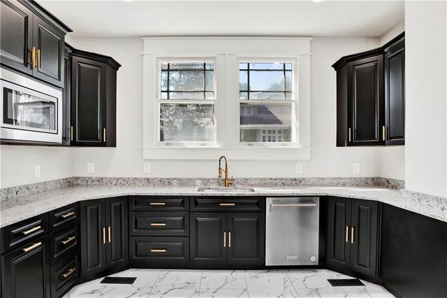 255 West Street, Mobile, AL 36604