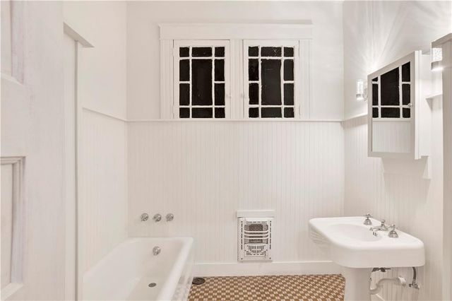 255 West Street, Mobile, AL 36604