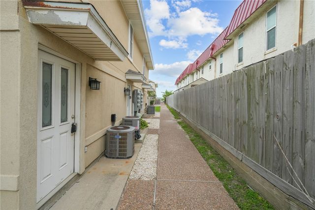 15125 Leeward Dr 9, Corpus Christi, TX 78418