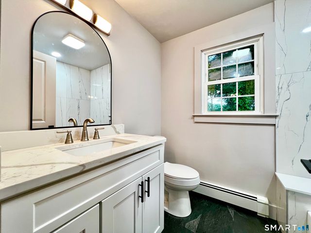 32 Forest Court North, Hamden, CT 06518