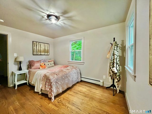 32 Forest Court North, Hamden, CT 06518