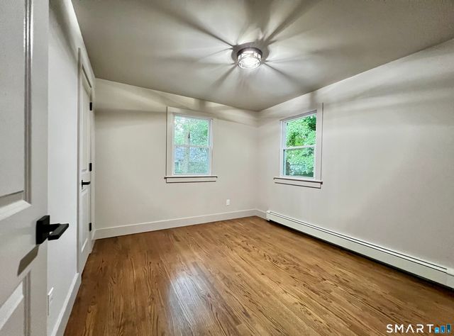 32 Forest Court North, Hamden, CT 06518