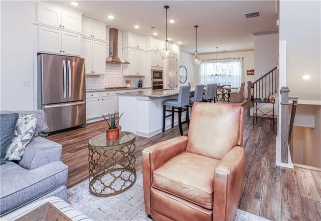 810 Kenway Avenue, Alpharetta, GA 30076