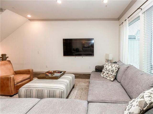 810 Kenway Avenue, Alpharetta, GA 30076