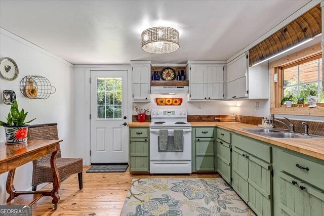 325 Austin Street, Blue Ridge, GA 30513