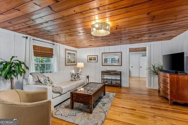 325 Austin Street, Blue Ridge, GA 30513
