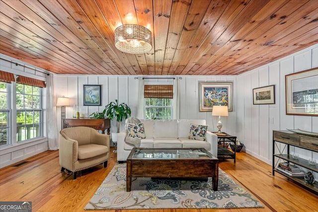 325 Austin Street, Blue Ridge, GA 30513