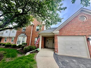 21 Ashburn Court AV1, Schaumburg, IL 60193