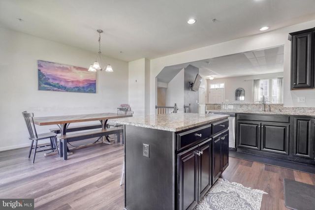 7937 ERINVALE LN, Seven Valleys, PA 17360
