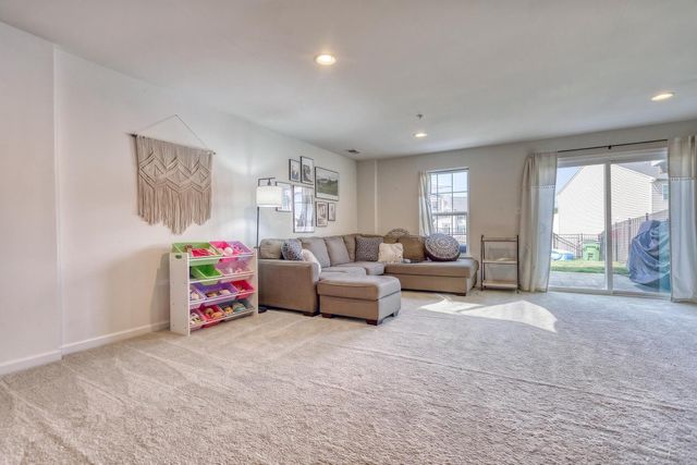 7937 ERINVALE LN, Seven Valleys, PA 17360