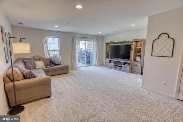 7937 ERINVALE LN, Seven Valleys, PA 17360