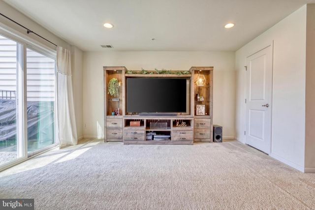 7937 ERINVALE LN, Seven Valleys, PA 17360