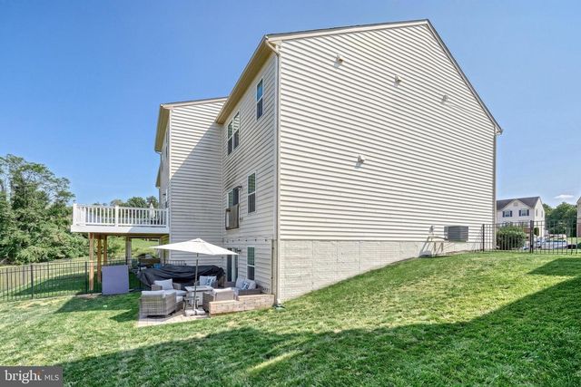 7937 ERINVALE LN, Seven Valleys, PA 17360