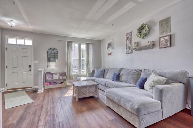 7937 ERINVALE LN, Seven Valleys, PA 17360