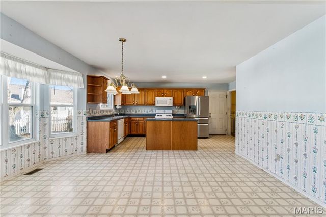 8 Winter Forest Court, O'fallon, MO 63366