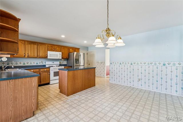 8 Winter Forest Court, O'fallon, MO 63366