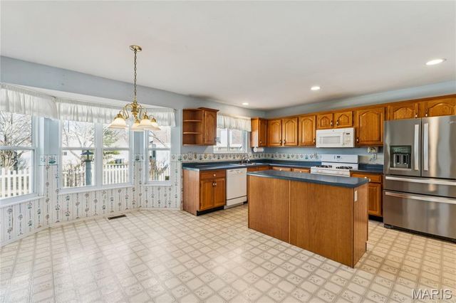 8 Winter Forest Court, O'fallon, MO 63366