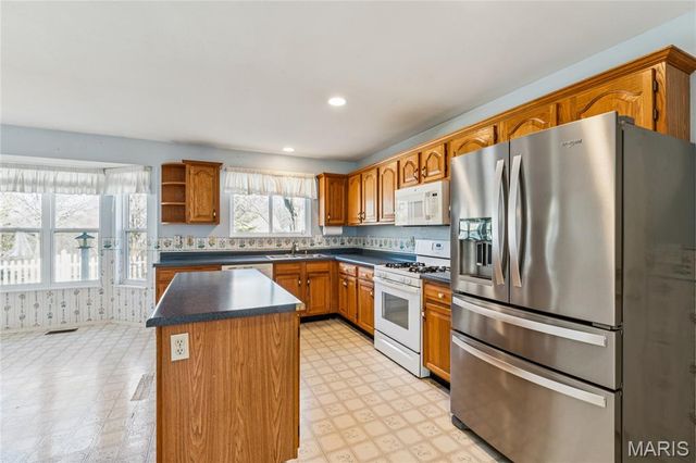 8 Winter Forest Court, O'fallon, MO 63366