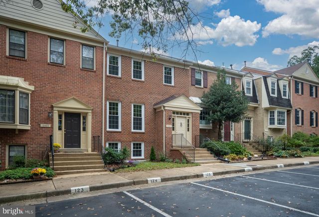 10425 CARRIAGEPARK CT, Fairfax, VA 22032