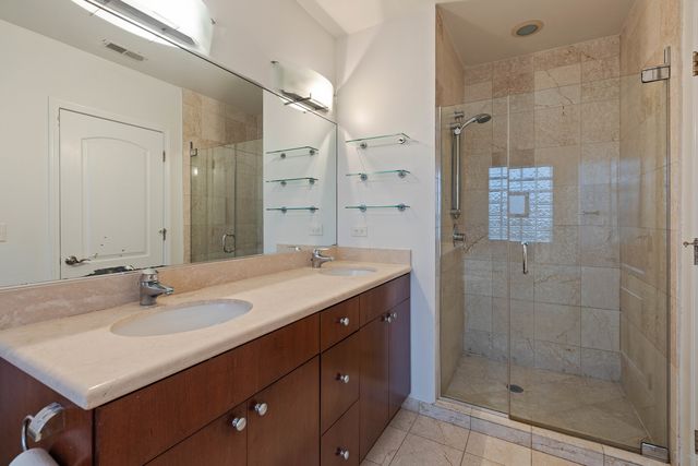 4800 S Saint Lawrence Avenue 3N, Chicago, IL 60615