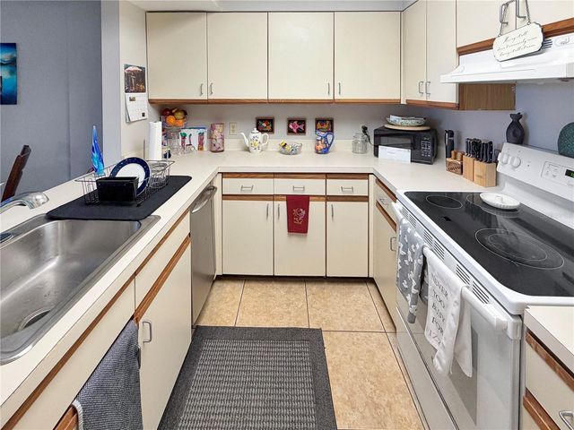 2333 FEATHER SOUND DRIVE C206, Clearwater, FL 33762