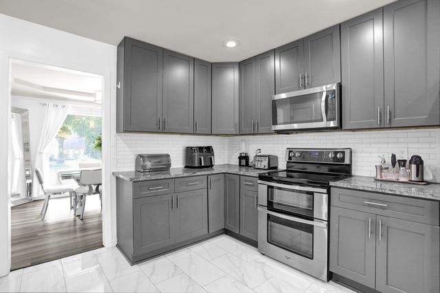 4045 BARTLETT COUNTRY RD, Bartlett, TN 38135