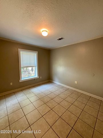 2535 N 12th Street, Ocean Springs, MS 39564
