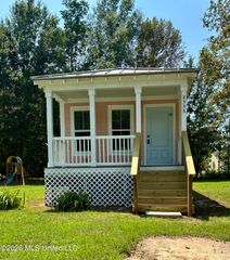 2535 N 12th Street, Ocean Springs, MS 39564
