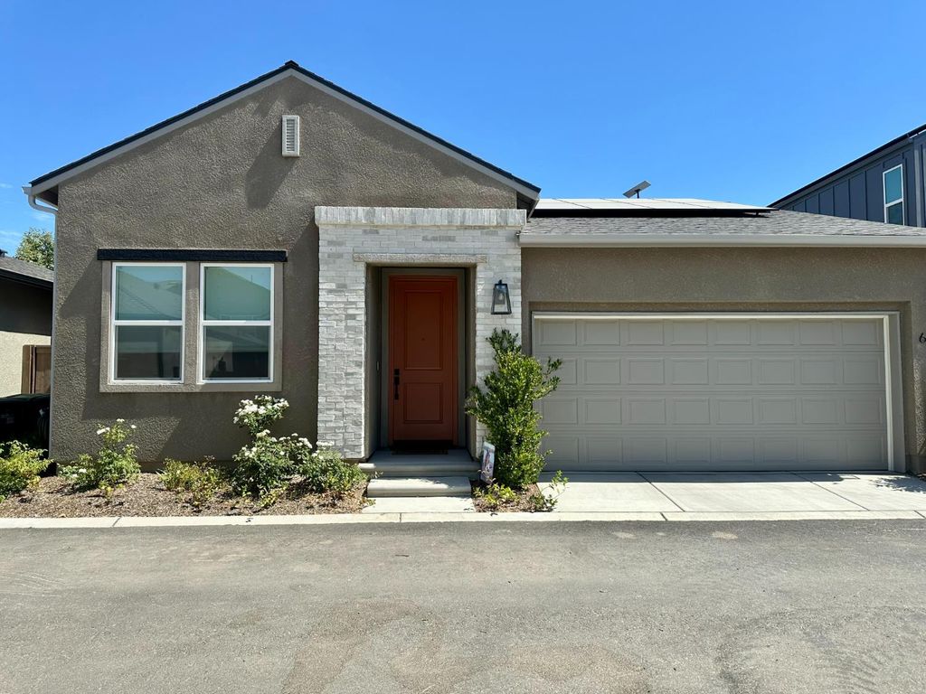 Image 1 of property listing at 697 Grace Way, Madera, CA 93636