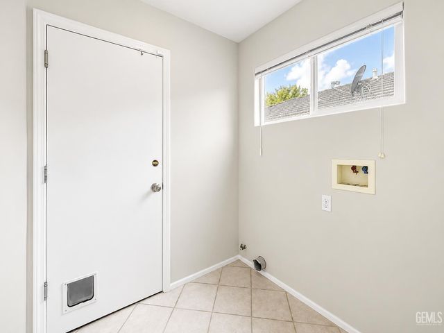 11008 Camino La Paz, Bakersfield, CA 93306