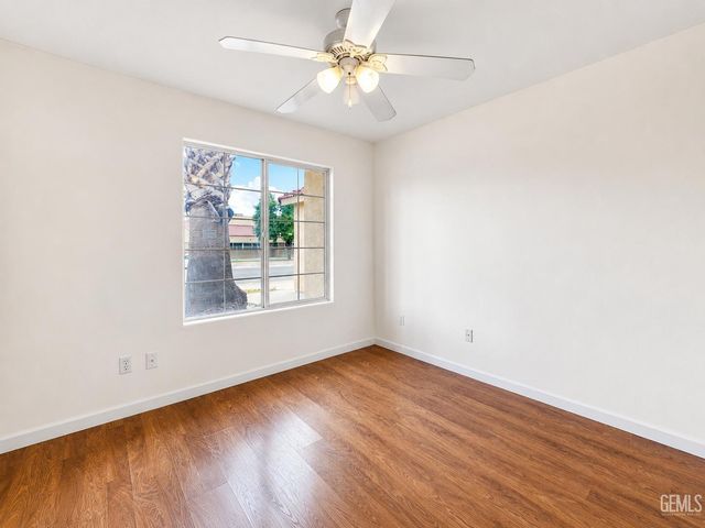 11008 Camino La Paz, Bakersfield, CA 93306