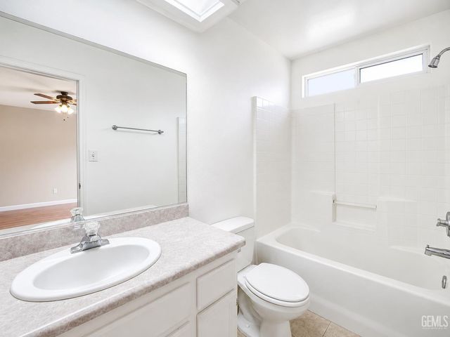 11008 Camino La Paz, Bakersfield, CA 93306