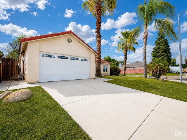 11008 Camino La Paz, Bakersfield, CA 93306
