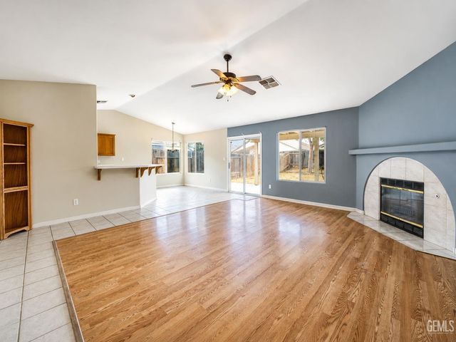 11008 Camino La Paz, Bakersfield, CA 93306