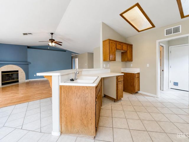 11008 Camino La Paz, Bakersfield, CA 93306