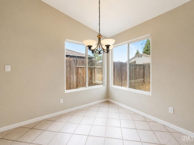 11008 Camino La Paz, Bakersfield, CA 93306