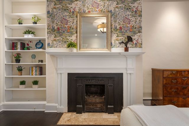 1 Chestnut Street 3B, Boston, MA 02108