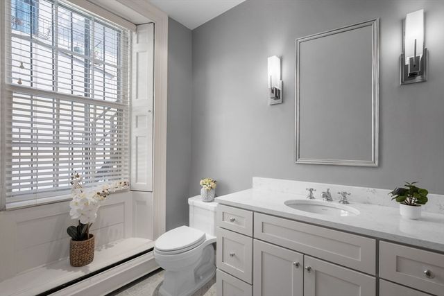 1 Chestnut Street 3B, Boston, MA 02108