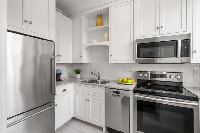 1 Chestnut Street 3B, Boston, MA 02108
