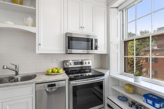 1 Chestnut Street 3B, Boston, MA 02108