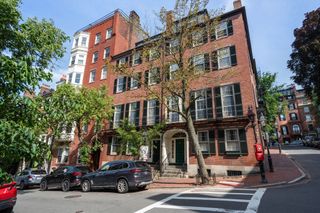 1 Chestnut Street 3B, Boston, MA 02108