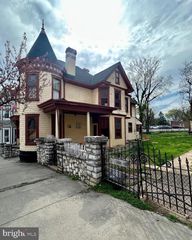 209 S MAPLE AVE, Martinsburg, WV 25401