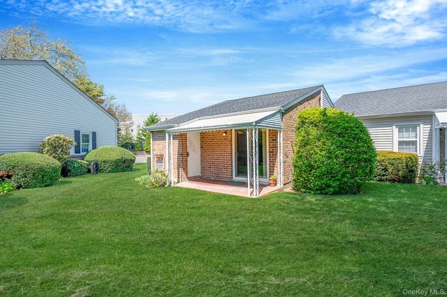 47 Harbor N, Amityville, NY 11701