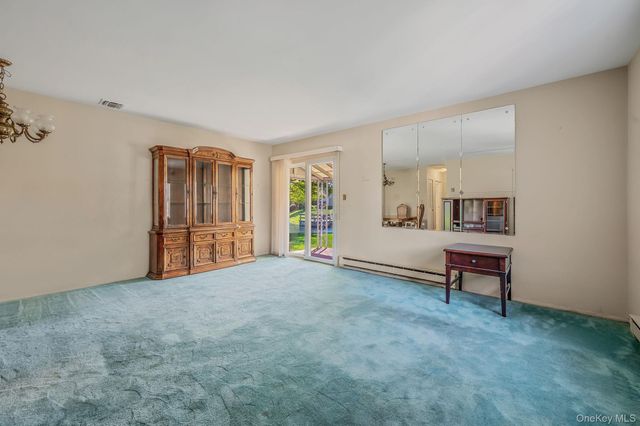 47 Harbor N, Amityville, NY 11701