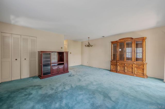 47 Harbor N, Amityville, NY 11701