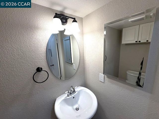 46 Meadowbrook Circle, Pittsburg, CA 94565