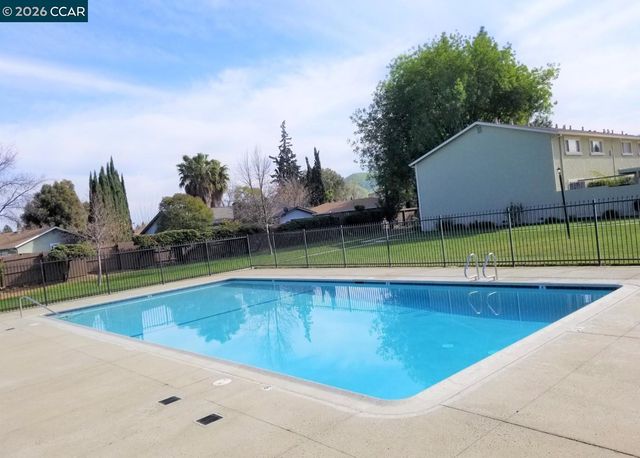 46 Meadowbrook Circle, Pittsburg, CA 94565
