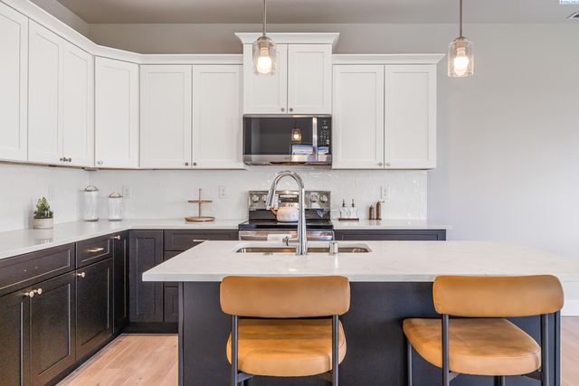 7402 Grapevine Ct, West Richland, WA 99353